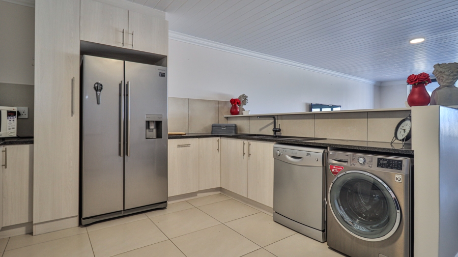 4 Bedroom Property for Sale in Seemeeu Park Western Cape